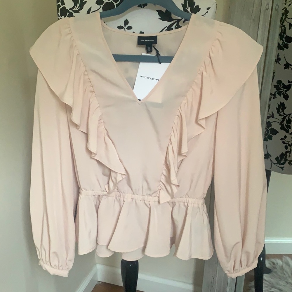 BLUSH pink beautiful flowy blouse.